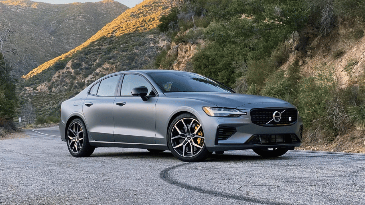 Volvo luxury sedan car S60 delisted from indian website might be discontinued