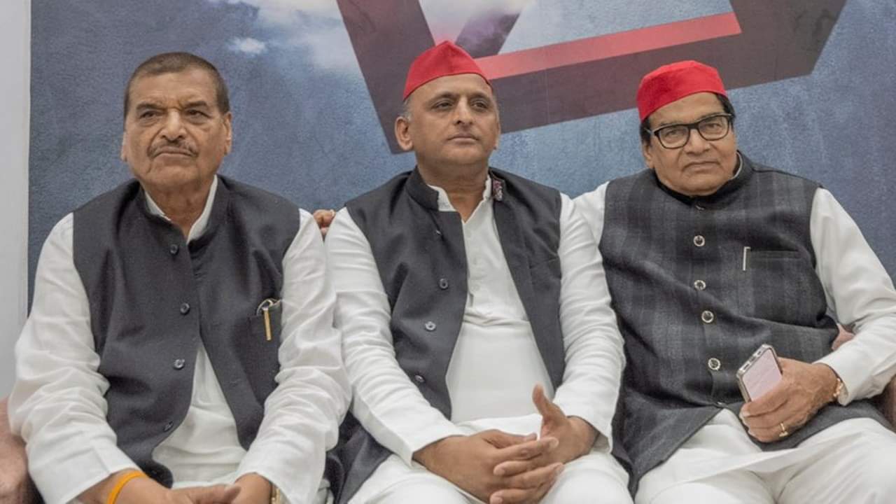 pictures of Akhilesh-Shivpal increased stir in Mainpuri by-election, understand the latest political equation