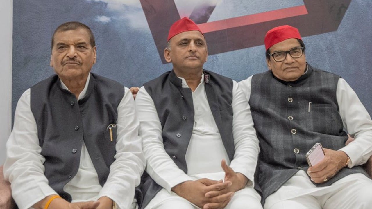 Saifai family united in Mainpuri Lok Sabha by-election 2022