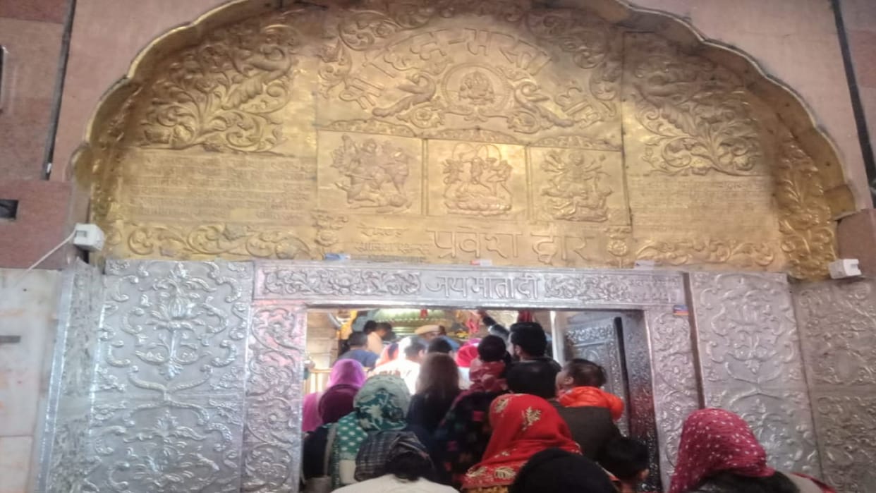 The entrance of Maa Chintpurni temple started shining with silver
