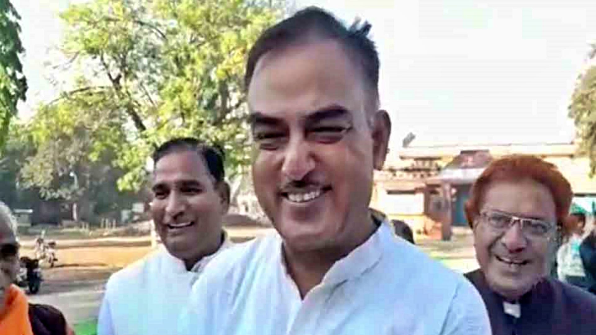 Collector Chappal stolen in comedy yoga camp in Mandsaur