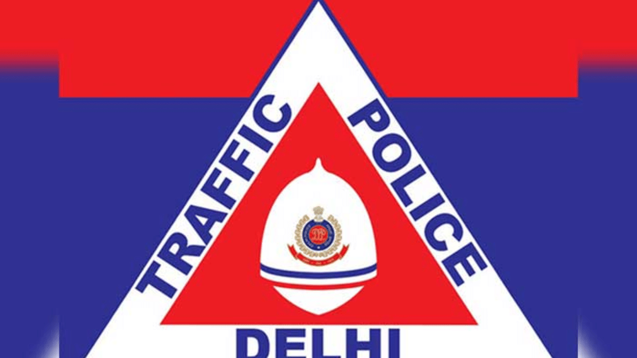 there are 14 types of traffic violations that can be reported through the traffic sentinal app by delhi traff