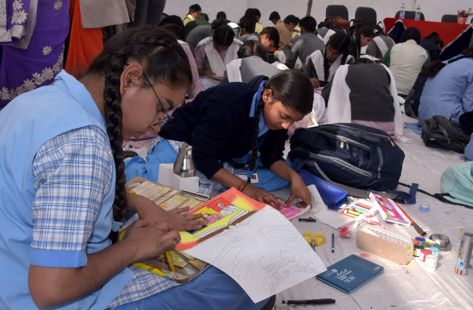 Students showed their talent in painting competition