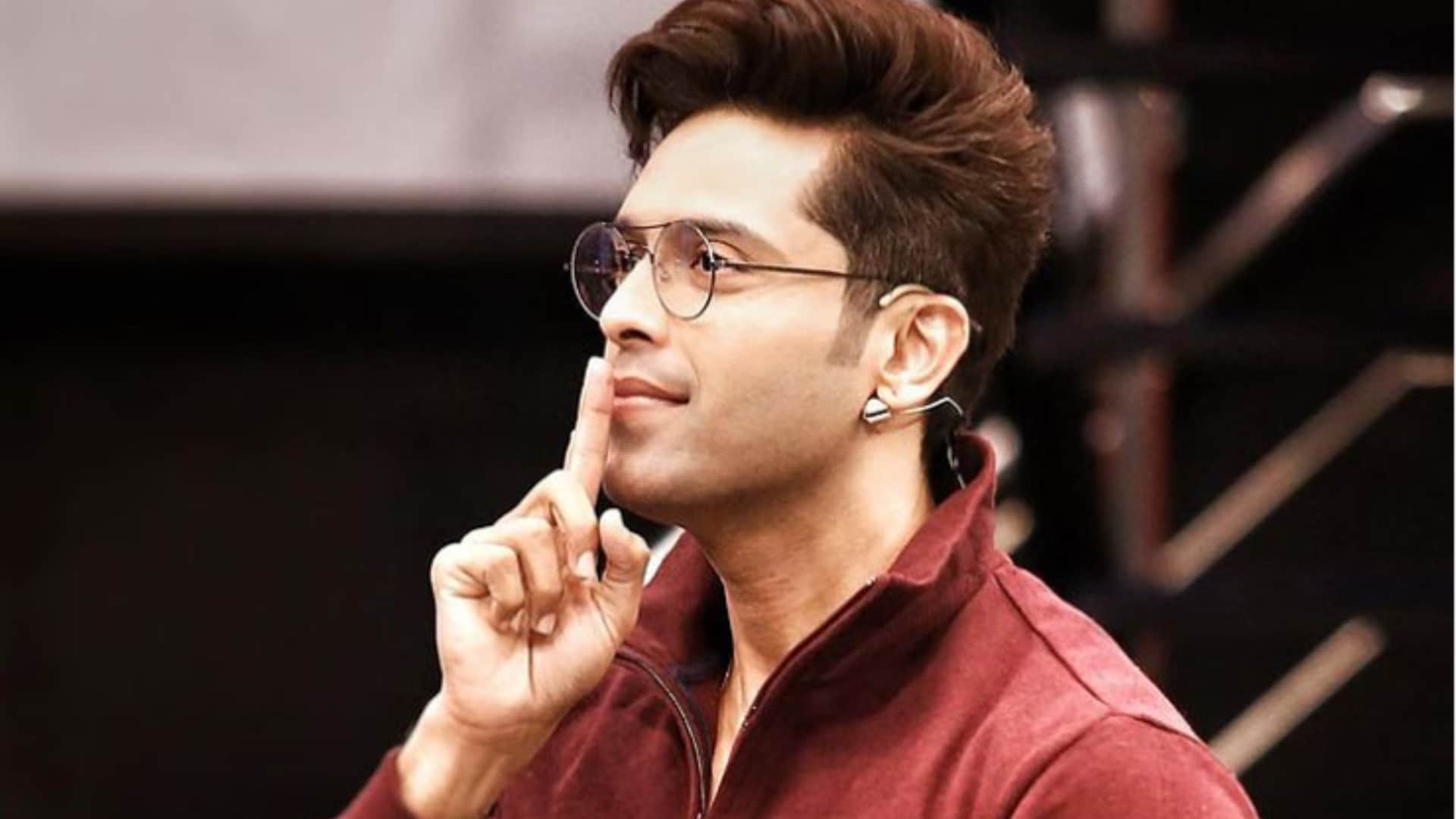 Pakistani Actor Fahad Mustafa gets trolled for touching govinda feet netizens say its against islam