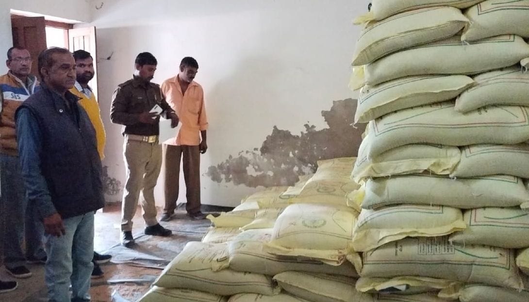Hardoi, 50 bags of wheat seeds stolen from government agricultural seed store