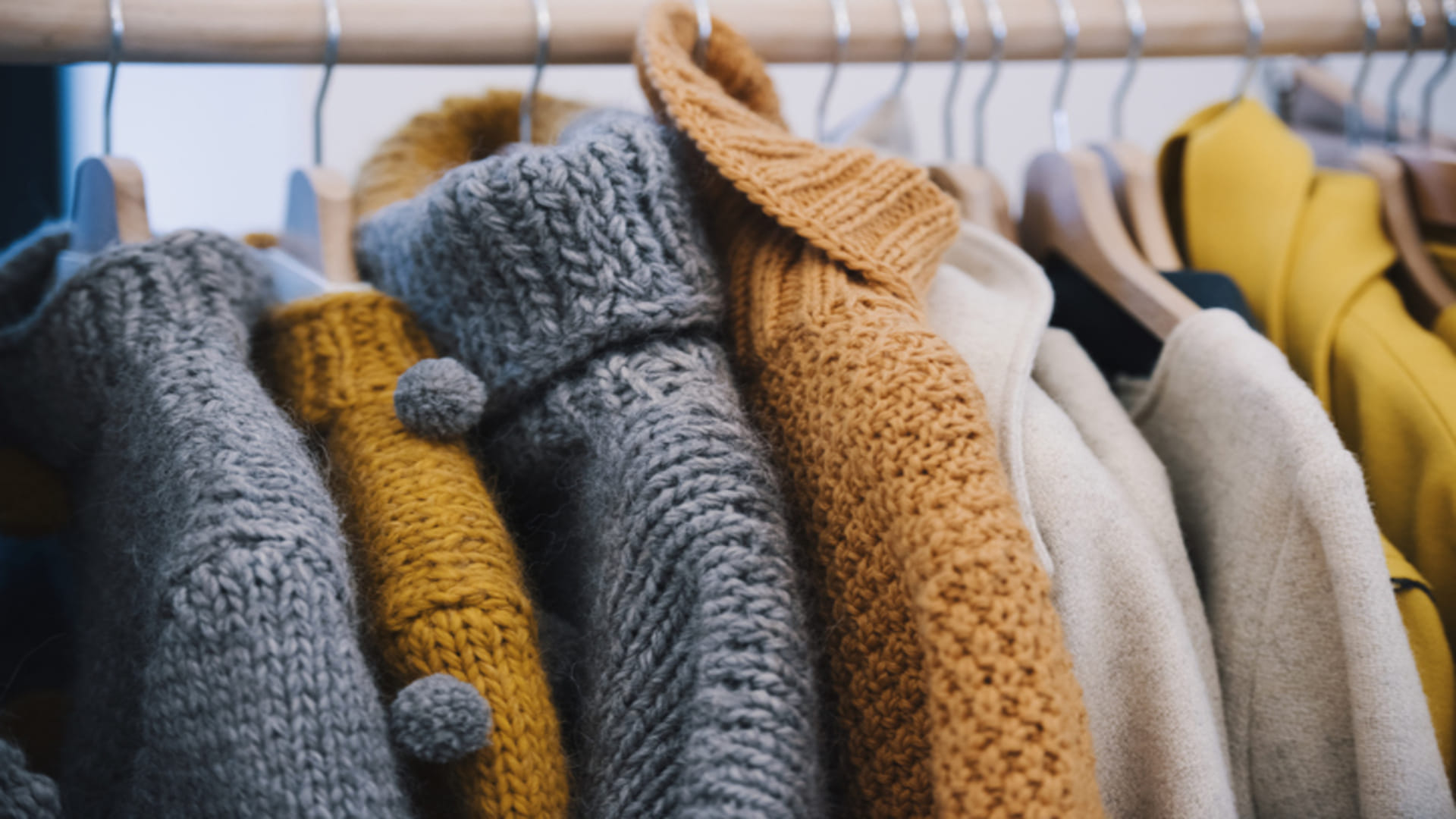 How to Remove Strong Smell from Clothes in Winter Season Know Here Simple Winter Tips in Hindi