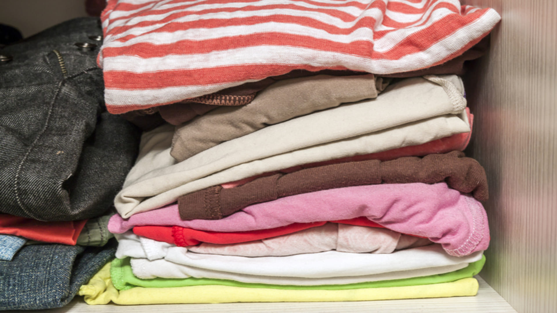 How to Remove Strong Smell from Clothes in Winter Season Know Here Simple Winter Tips in Hindi