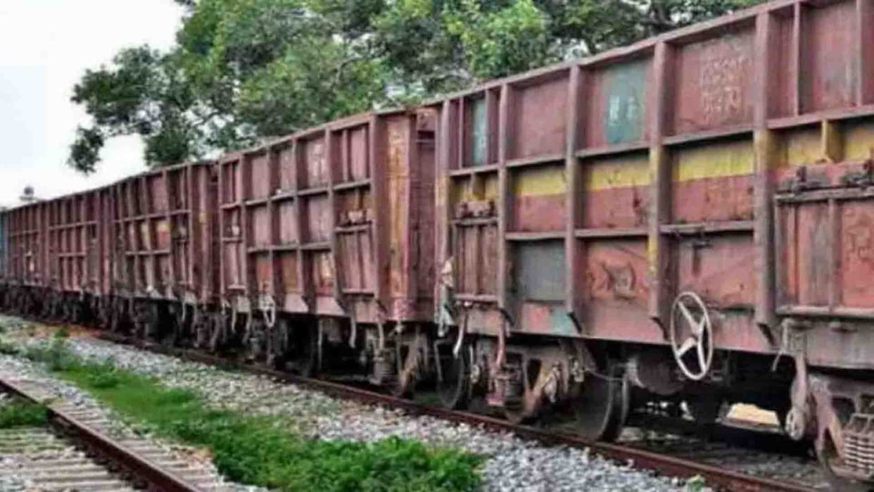 Goods train derailed in Farrukhabad up