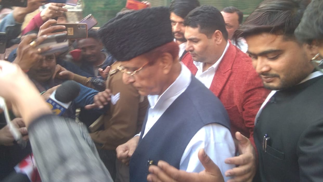 Rampur: Report filed against Azam Khan for commenting on Election Commission
