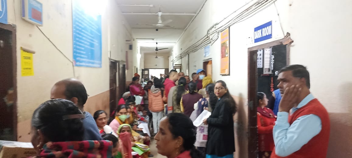 sirmaur news pregnant woman facing problem in medical college