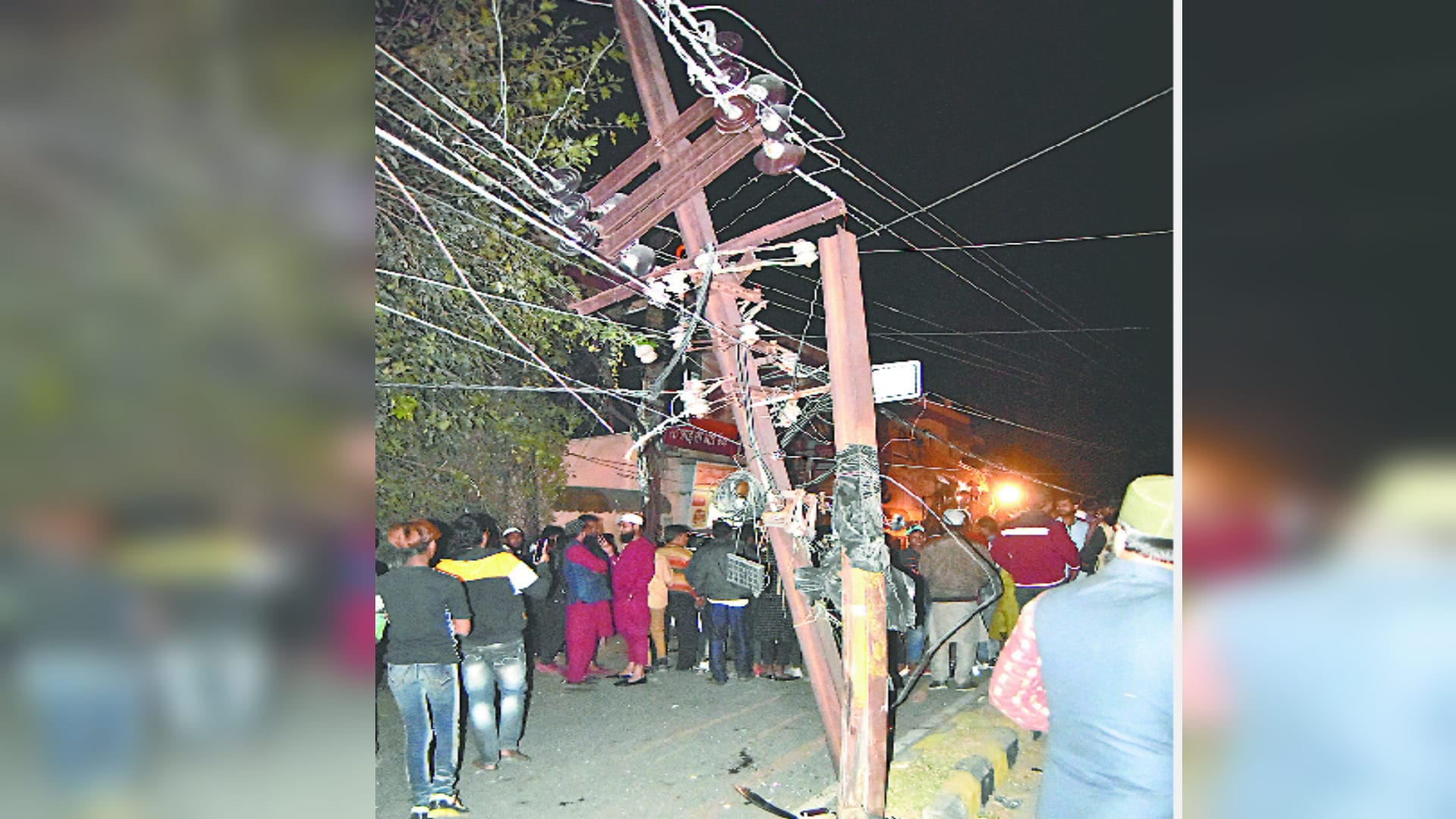 Meerut: Car overturned several times with the electric pole there was a scream one died painfully
