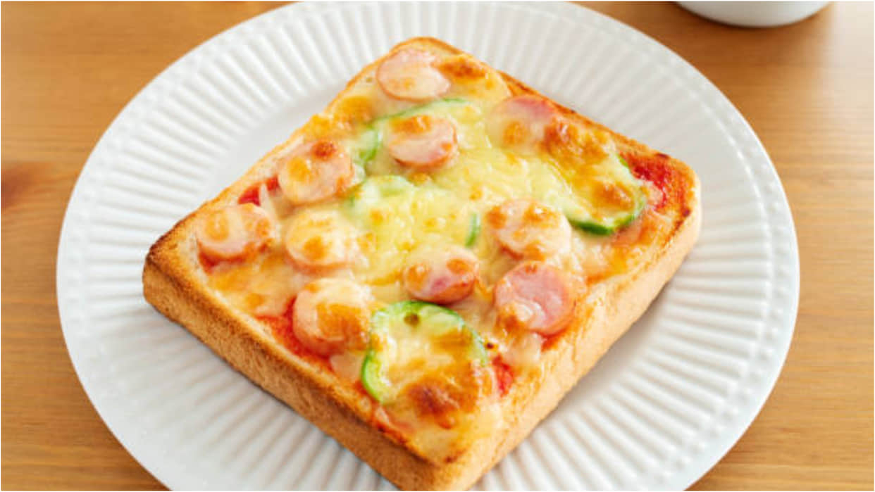 quick recipe to make pizza toast for kids