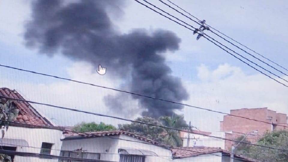 Columbia Small Plane Crash in Residential Area 8 People Killed Read News in Hindi