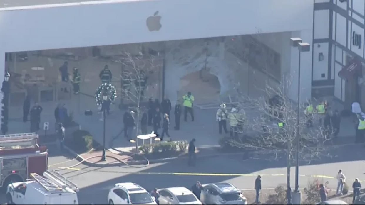 Massachusetts : One person was killed and 16 others were injured when an SUV crashed into an Apple store