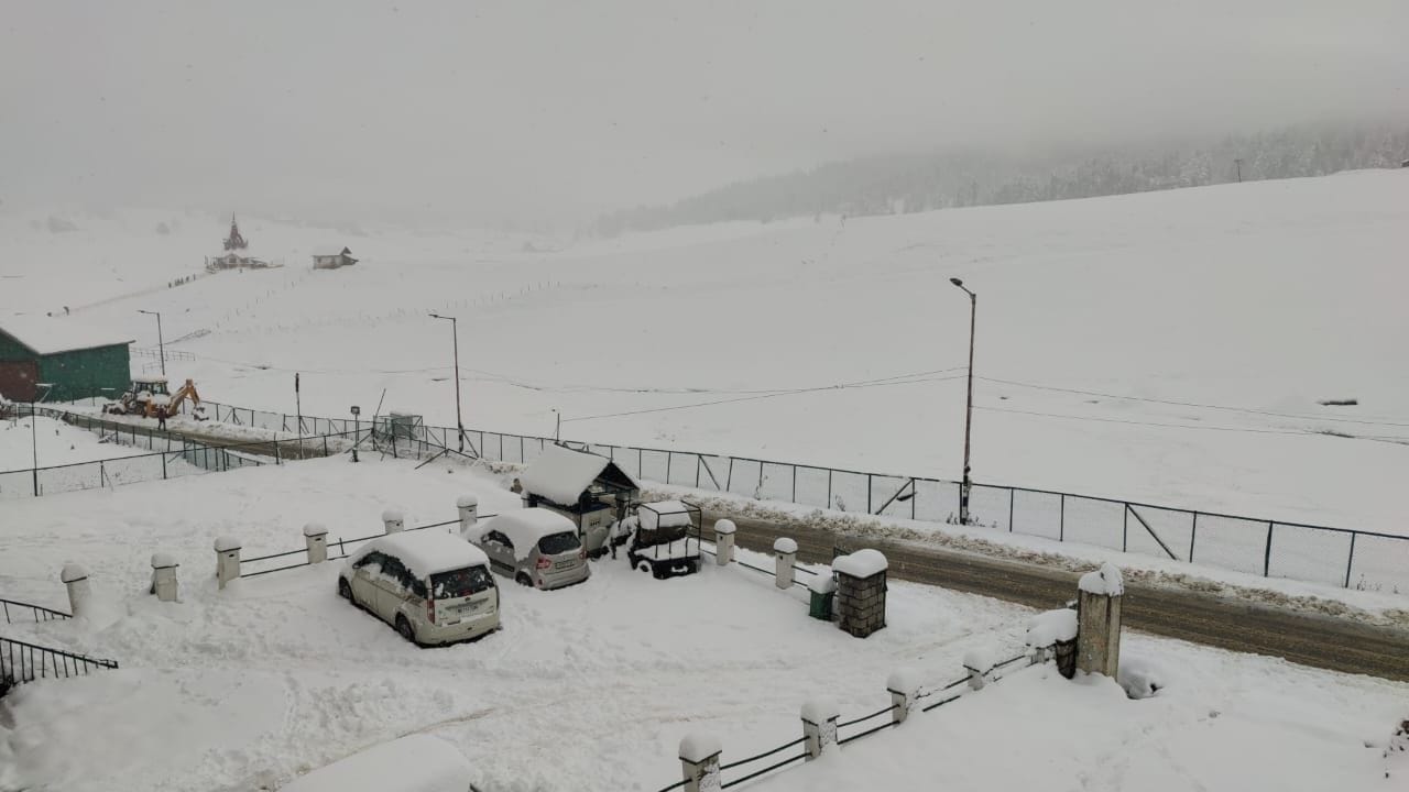 Tourism in Kashmir Increase due to snowfall in November 70 percent hotels in Gulmarg booked till December