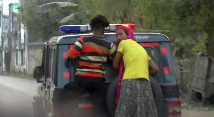 Eunuchs pelt stones at police vehicle