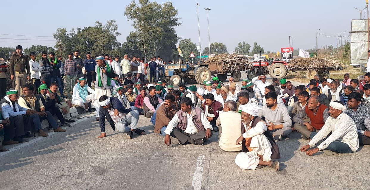 Farmers blocked the National Highway for two hours