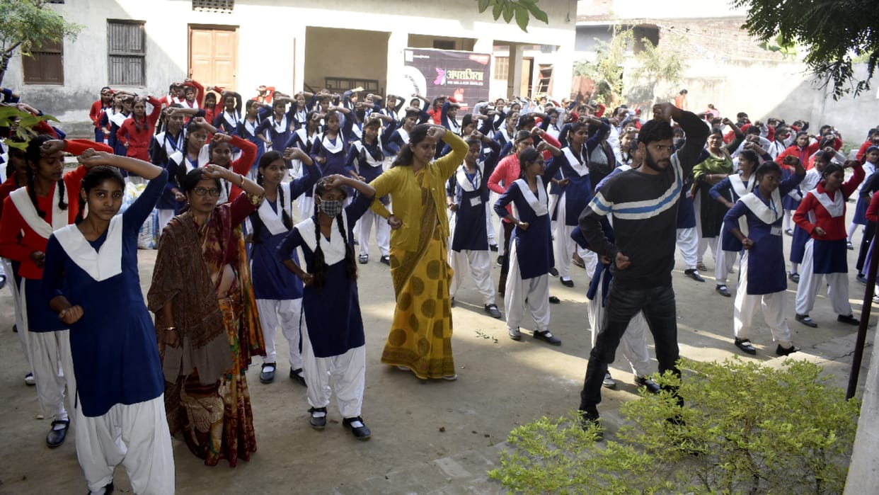 Learning tricks of self-defense in Amar Ujala Aparajita program will boost morale of daughters
