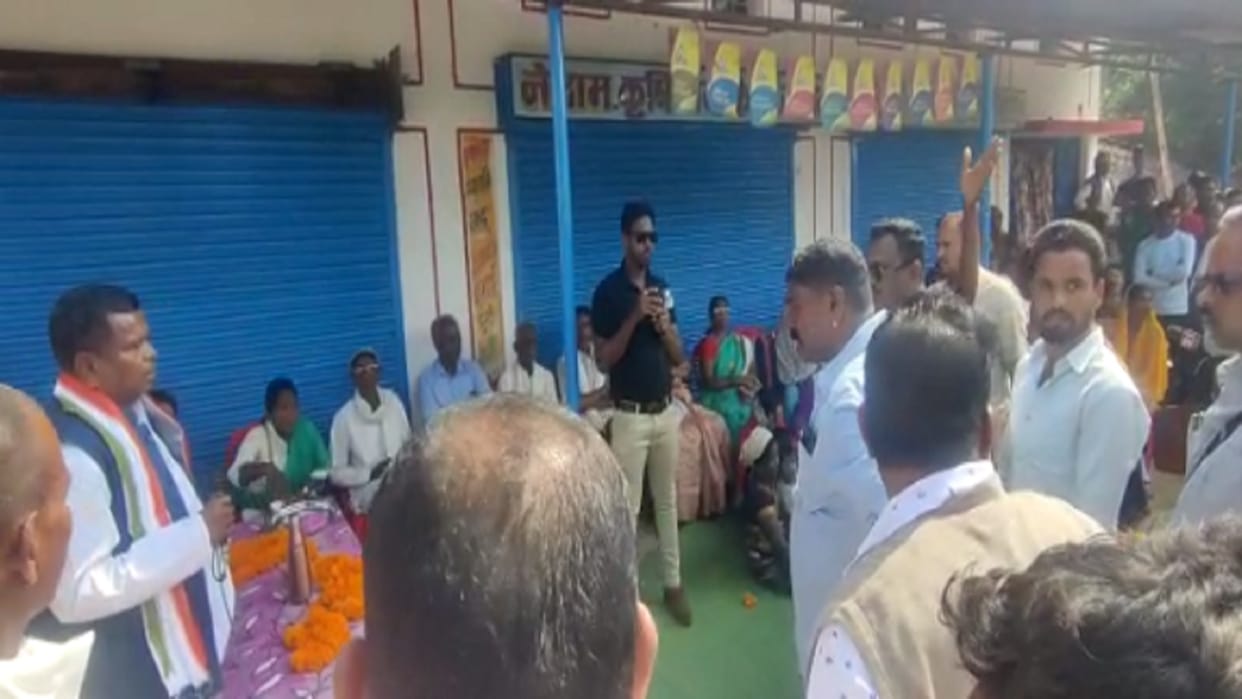 bhanupratappur by-election: protest against chhattisgarh excise minister on tribal reservation