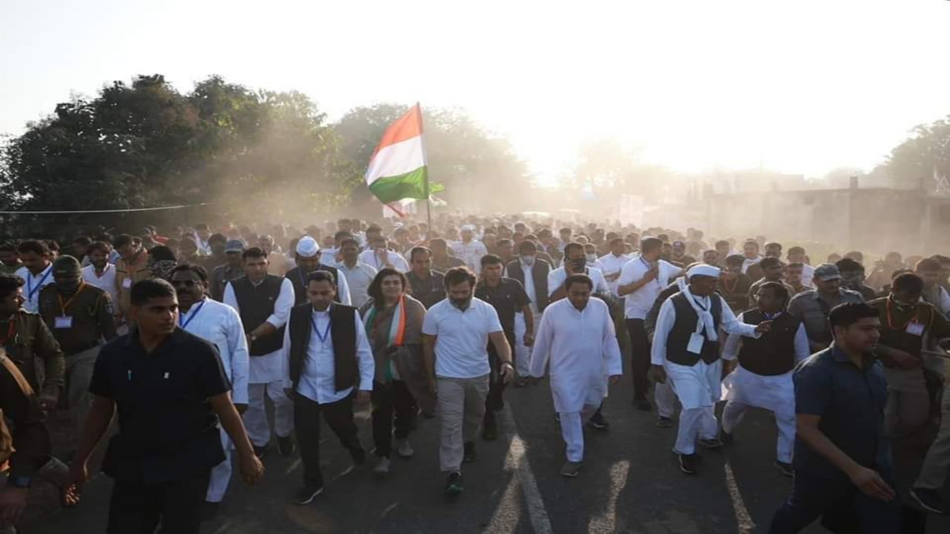 Bharat Jodo Yatra Rahul Gandhi journey reached MP see welcomed photos