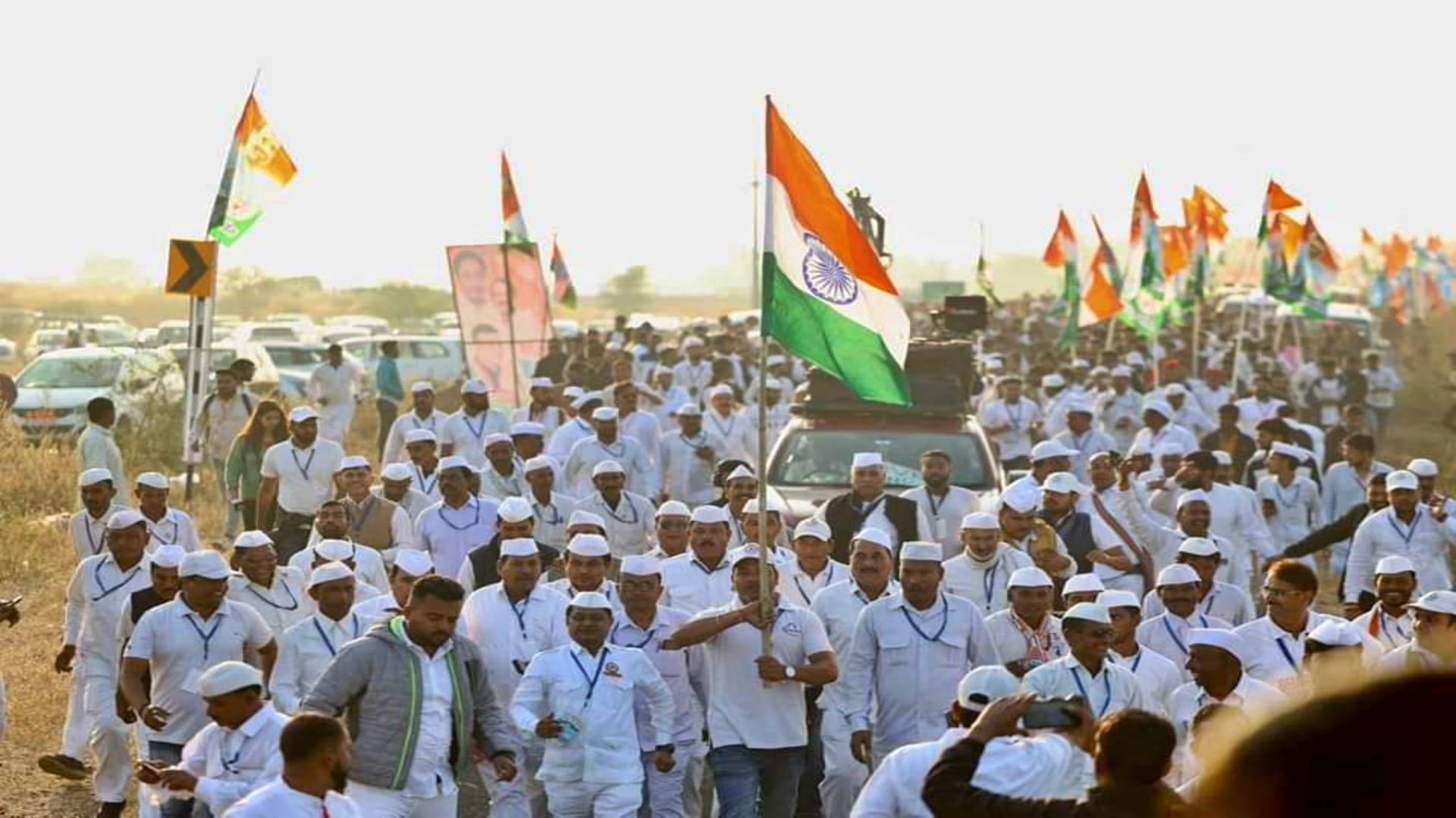 Bharat Jodo Yatra Rahul Gandhi journey reached MP see welcomed photos