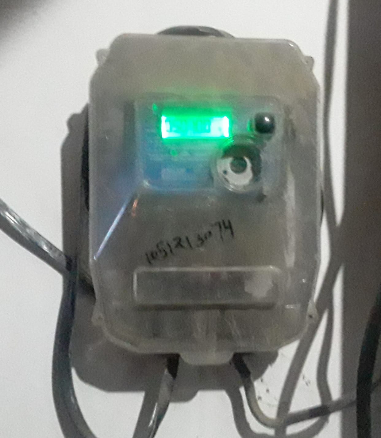 More than 1800 electricity connections without distribution of meters
