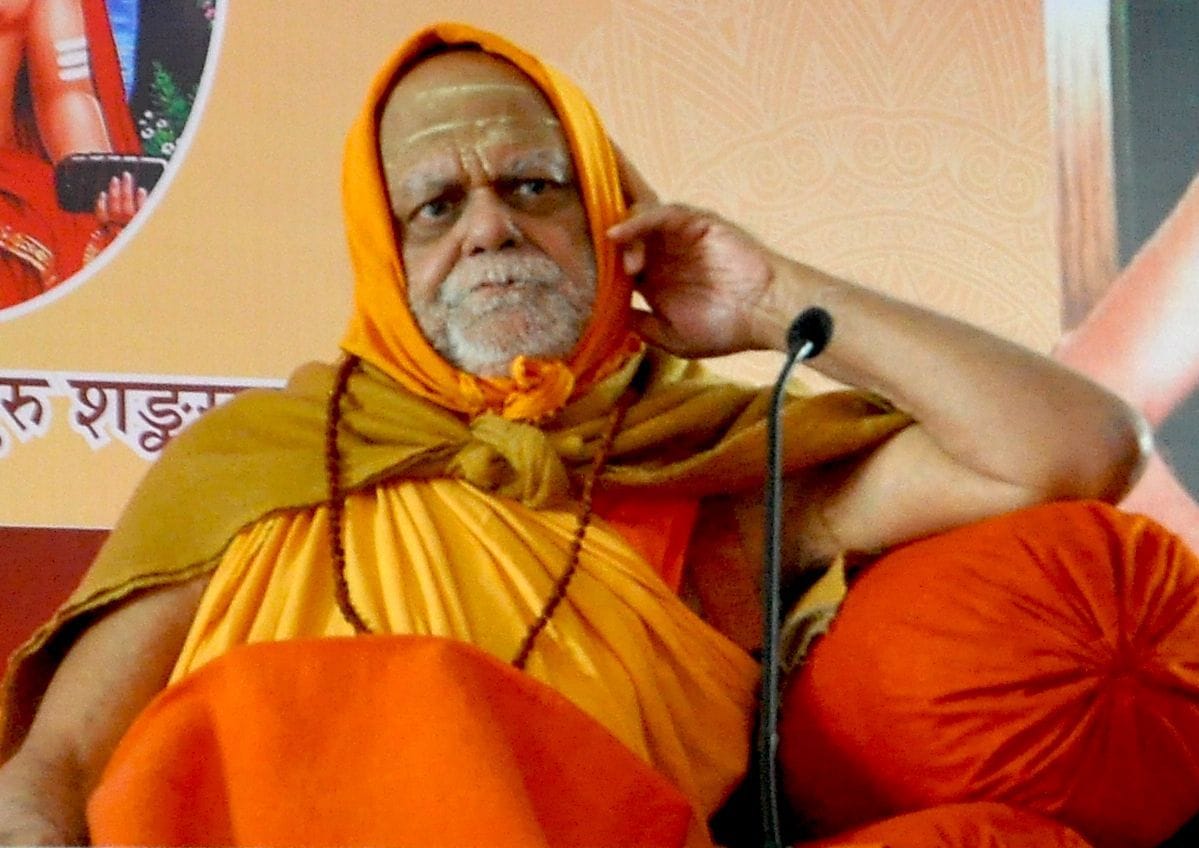Those who convert religion should be hanged: Swami Nischalanand Saraswati
