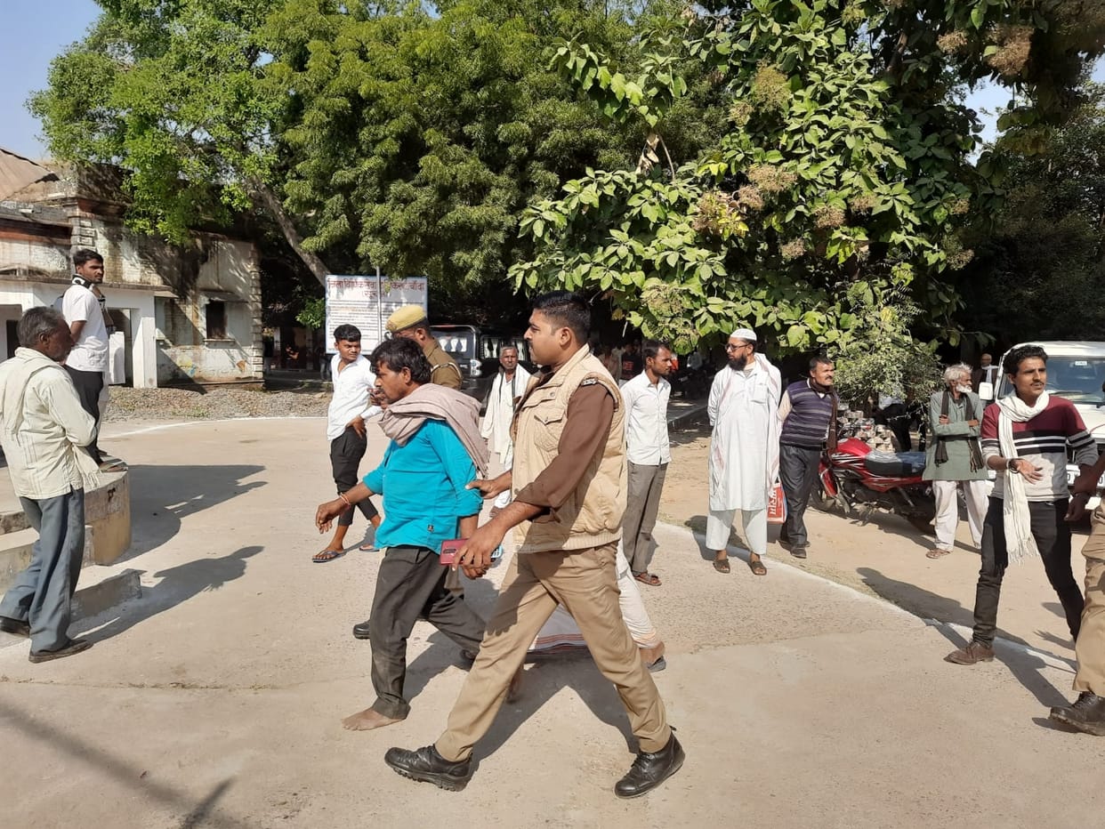 Banda: Fight between two parties who came to register, maternal uncle and nephew injured
