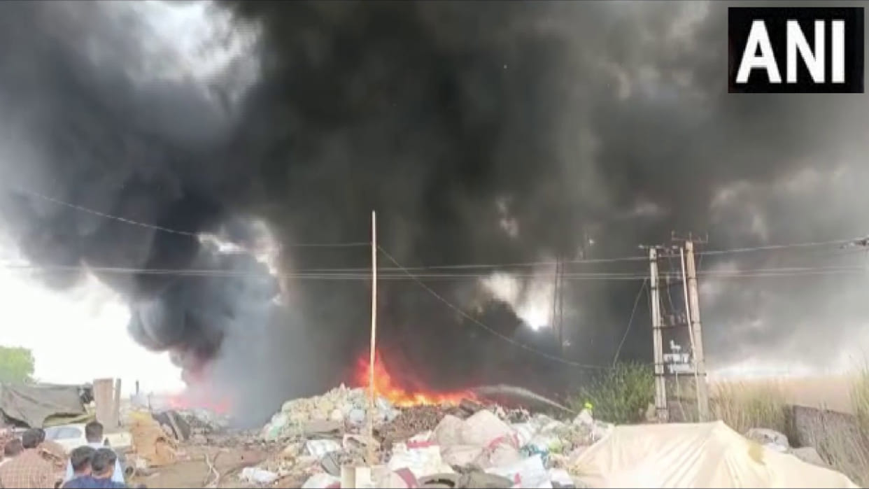 Fierce fire broke out in a scrap warehouse in Odisha's Jajapur, seven fire engines deployed