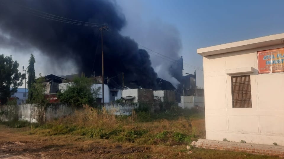 Uttarakhand News: Gas leak from cylinder in Jaspur thermocol factory worker burnt alive in fierce fire