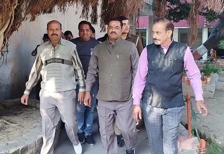 BJP district minister surrendered in court in 20 years old case, went to jail