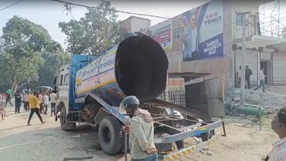 Blast in petrol tanker on Hajipur-Muzaffarpur road on NH 22