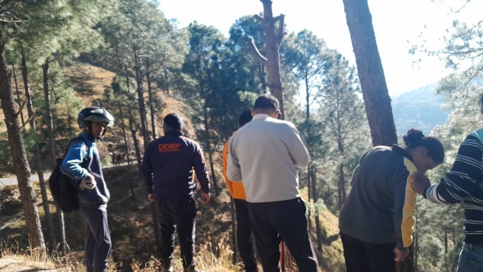 Uttarakhand Rudraprayag News: trees save five friends life during car fell into ditch