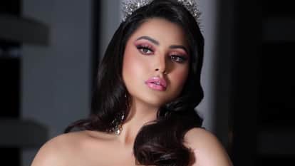 When Urvashi Rautela was BLOCKED by Rishabh Pant on Whatsapp know real reason