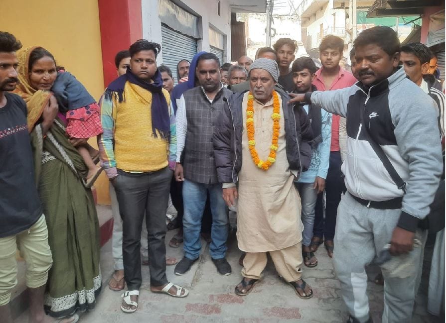 Jaiprakash reached home after spending 22 years in jammu jail due to police negligence
