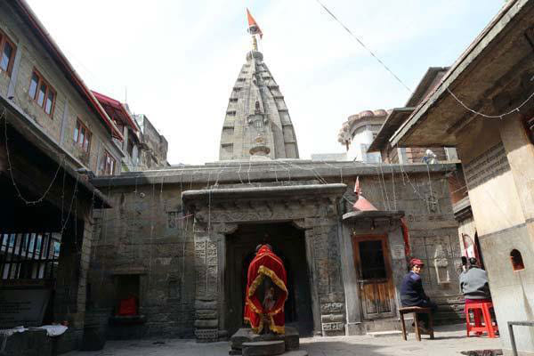 Wearing shoes will not allow entry in Bhootnath temple complex of Mandi