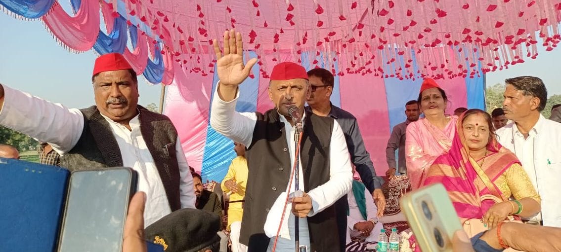 spa chief akhilesh yadav