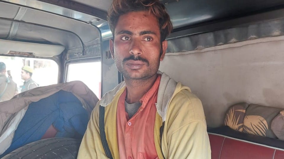 Mausim Usmani of Vrindavan kidnapped two and a half year old child from Agra