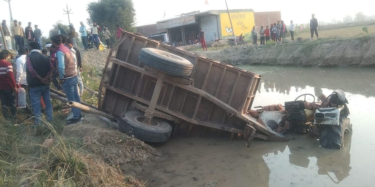 Laborer died due to overturning of tractor-trolley