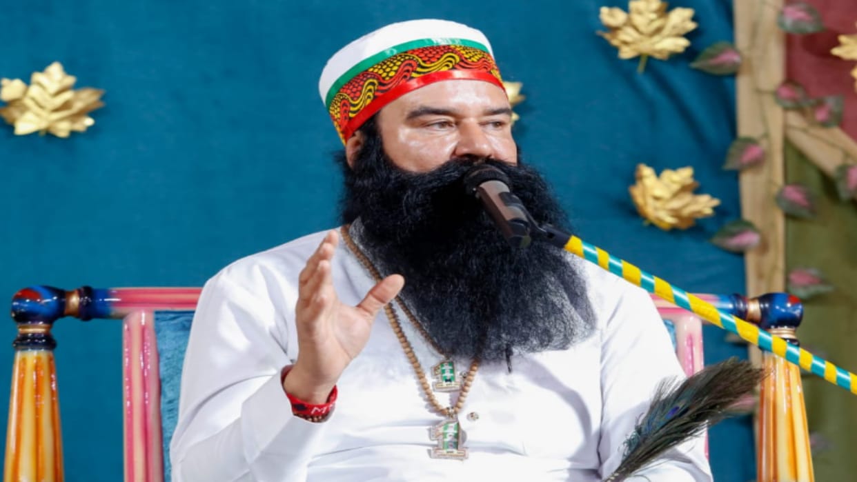 Baghpat: Baba Ram Rahim parole finished, will go to Sunaria jail back today