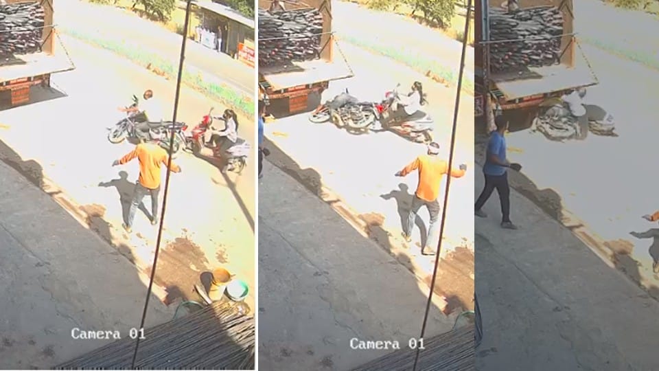 Damoh: Bike rider entered under the truck to save the girl student, died on the spot