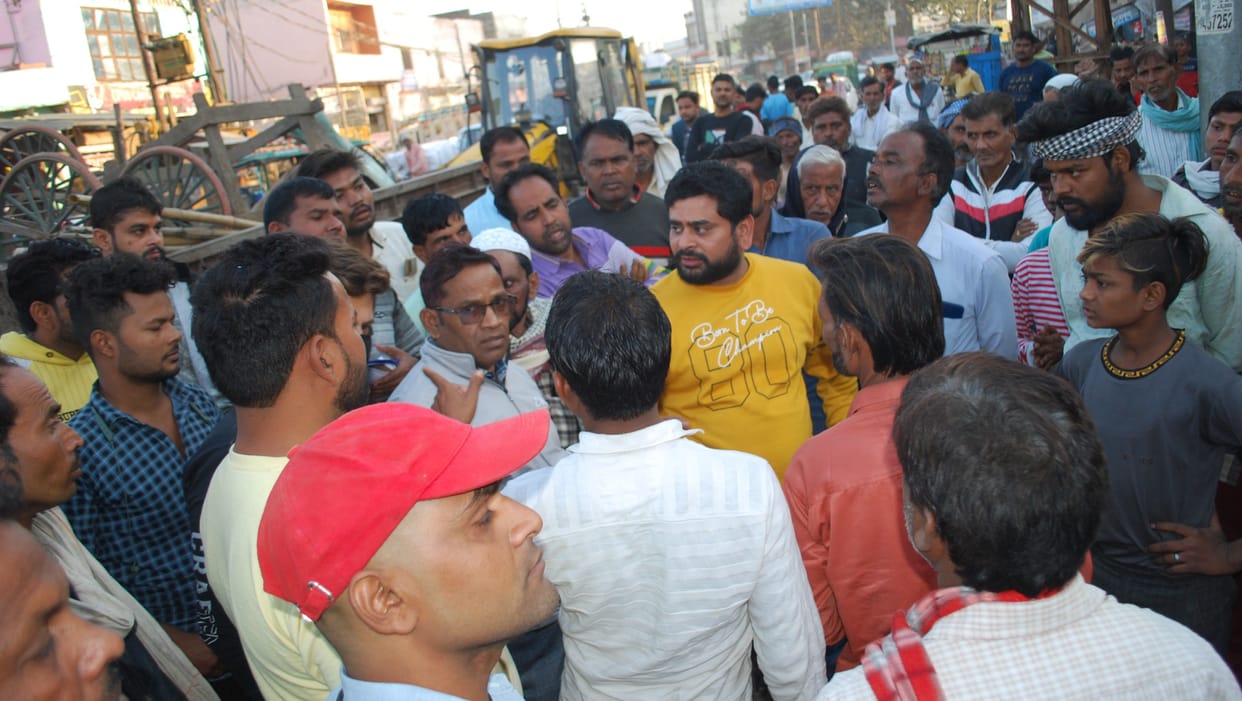 Ahatharas: Campaign to remove encroachment went on for the second day, created panic