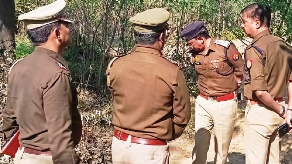 Bloody clash between two sides over land dispute dozens injured from both sides in Meerut