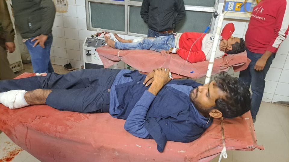 police encounter with Lifafa gang who looted by giving lift in Etah