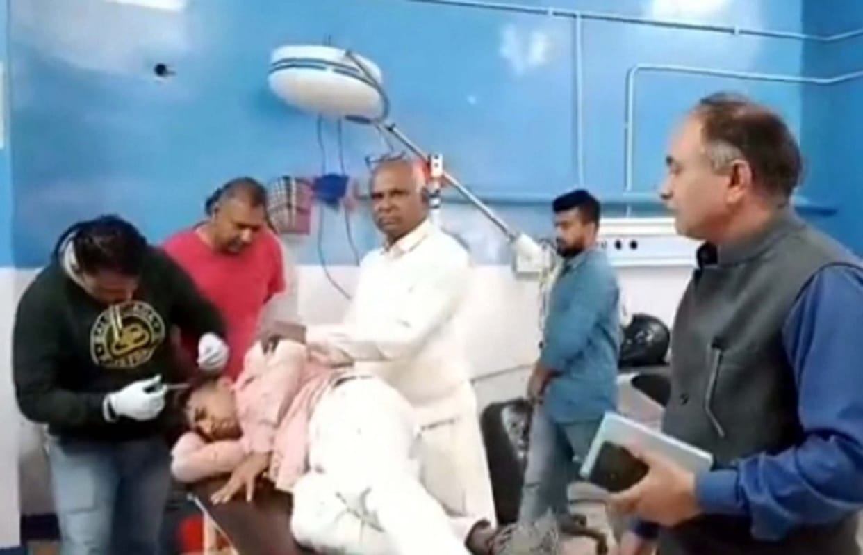 Attack on the team that went to catch electricity theft in Mangalpur village, lineman injured