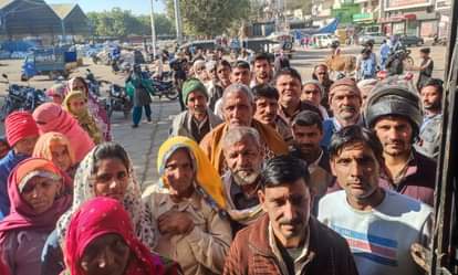 Farmers are unable to irrigate crops due to non-availability of fertilizers, fear of affecting production