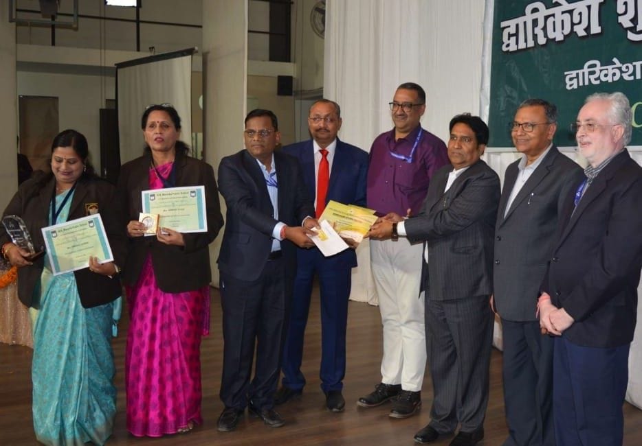 52 employees of Dwarikesh Group got long service award