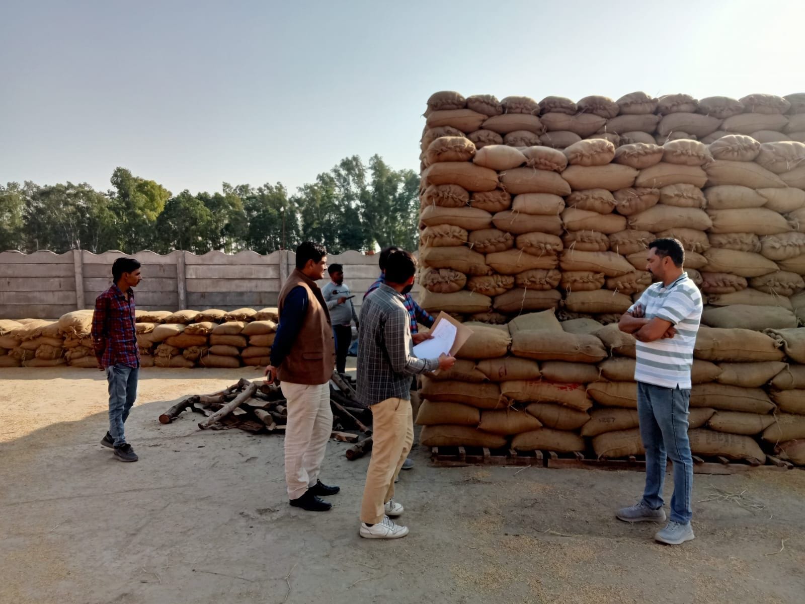 CM flying squad gets 11432 quintals of outer rice under construction