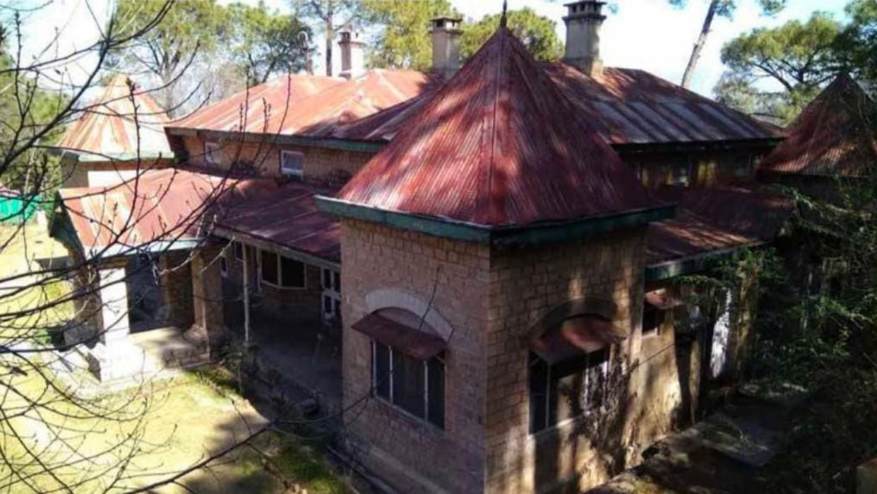 himachal News: Writer Salman Rushdie Property Anis Villa damaged police started investigation