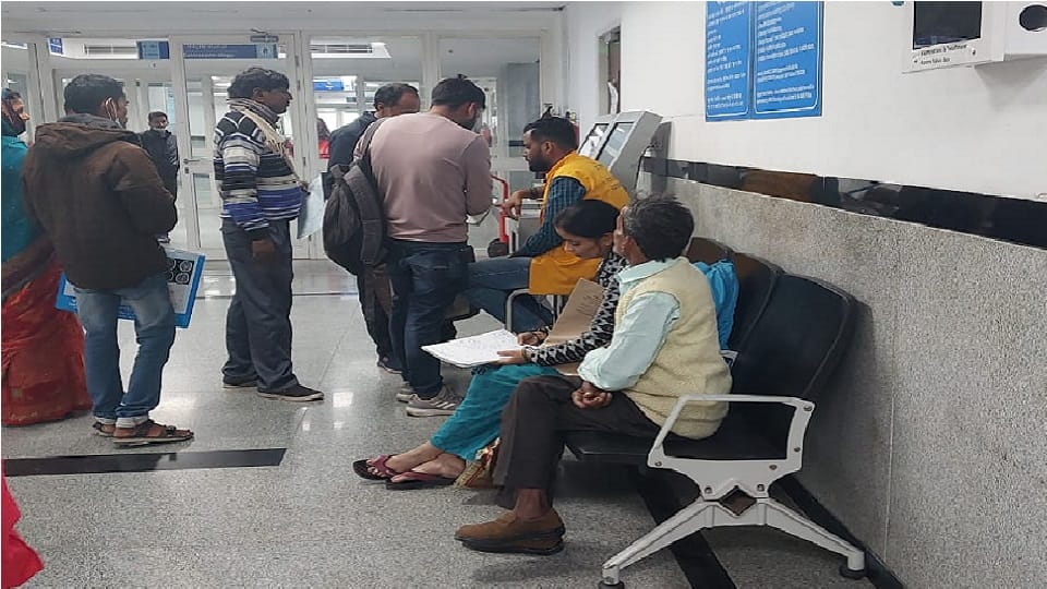 Server down in Delhi AIIMS for second day patients worried